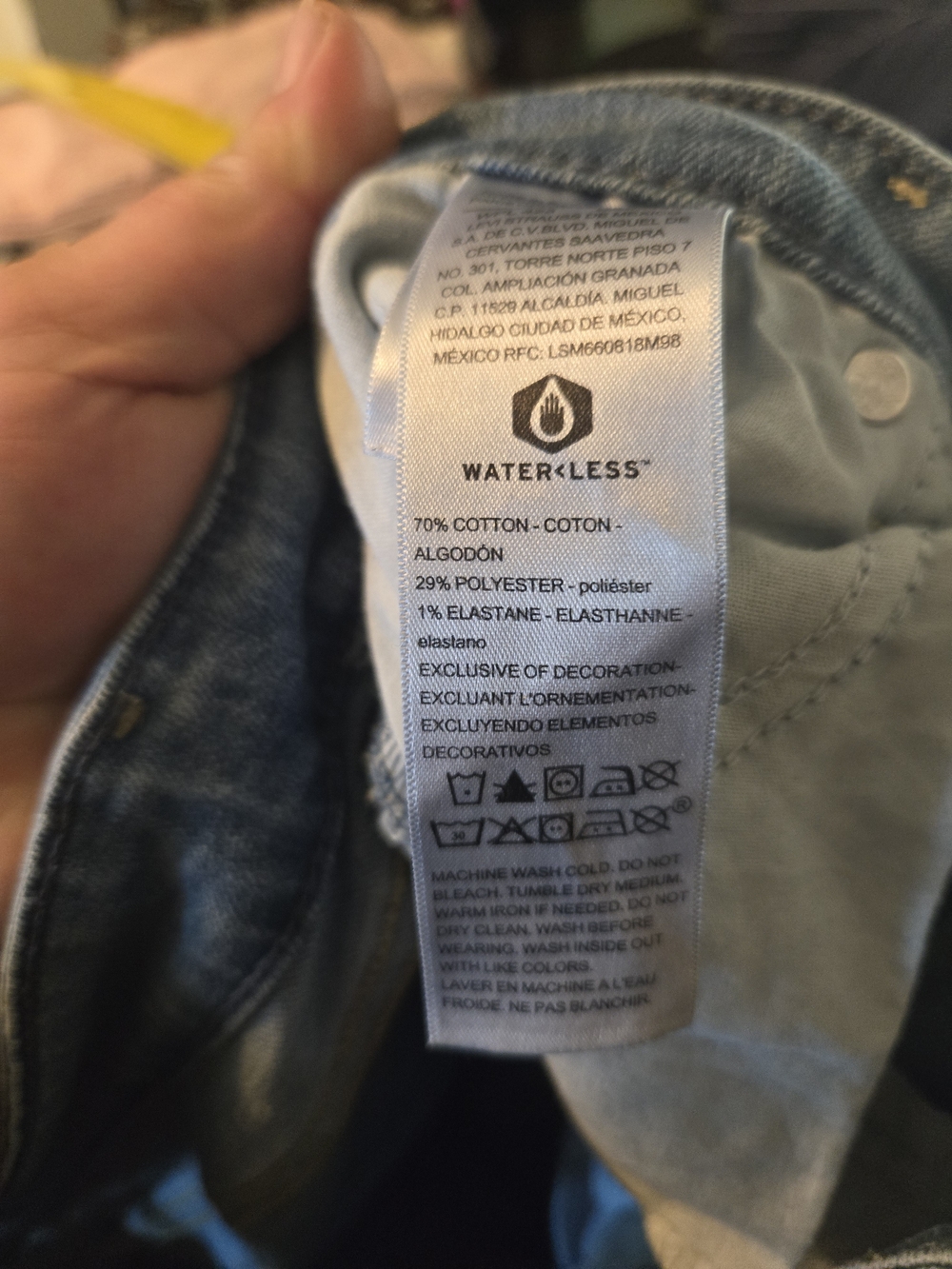 Signature Levi Mid Rise Capris - Picture 8 of 9